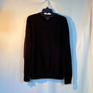 St John’s Bay Men’s V-neck Sweater